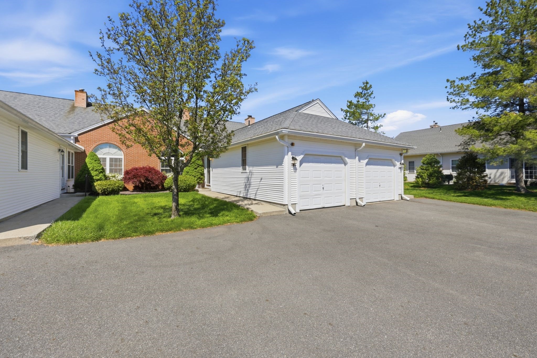 18 Castle Hill Rd Unit G, Agawam, MA 01001