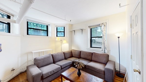 137 Peterborough, Apt 32
