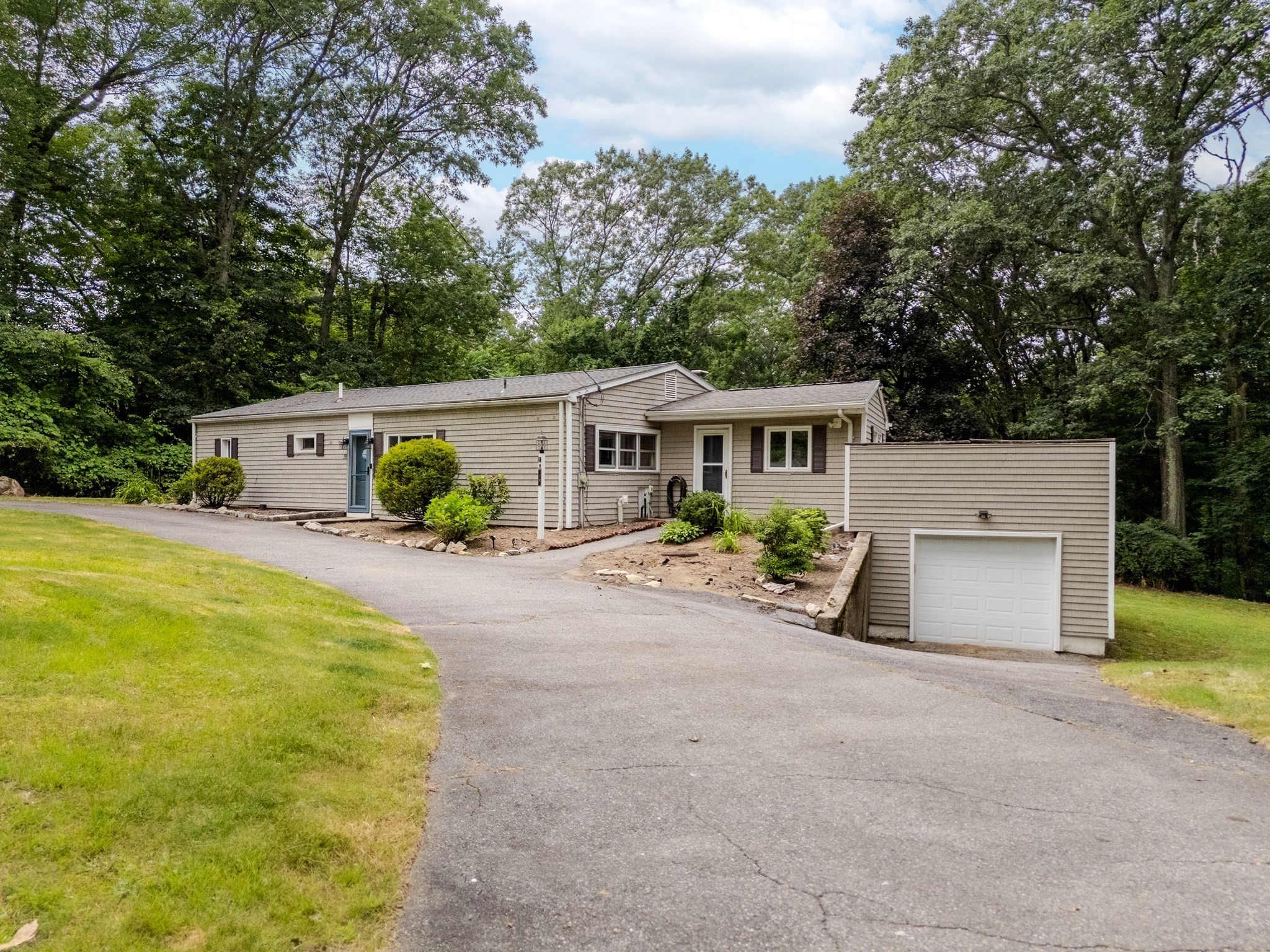 18 Sunset Rd, Ashland, MA 01721
