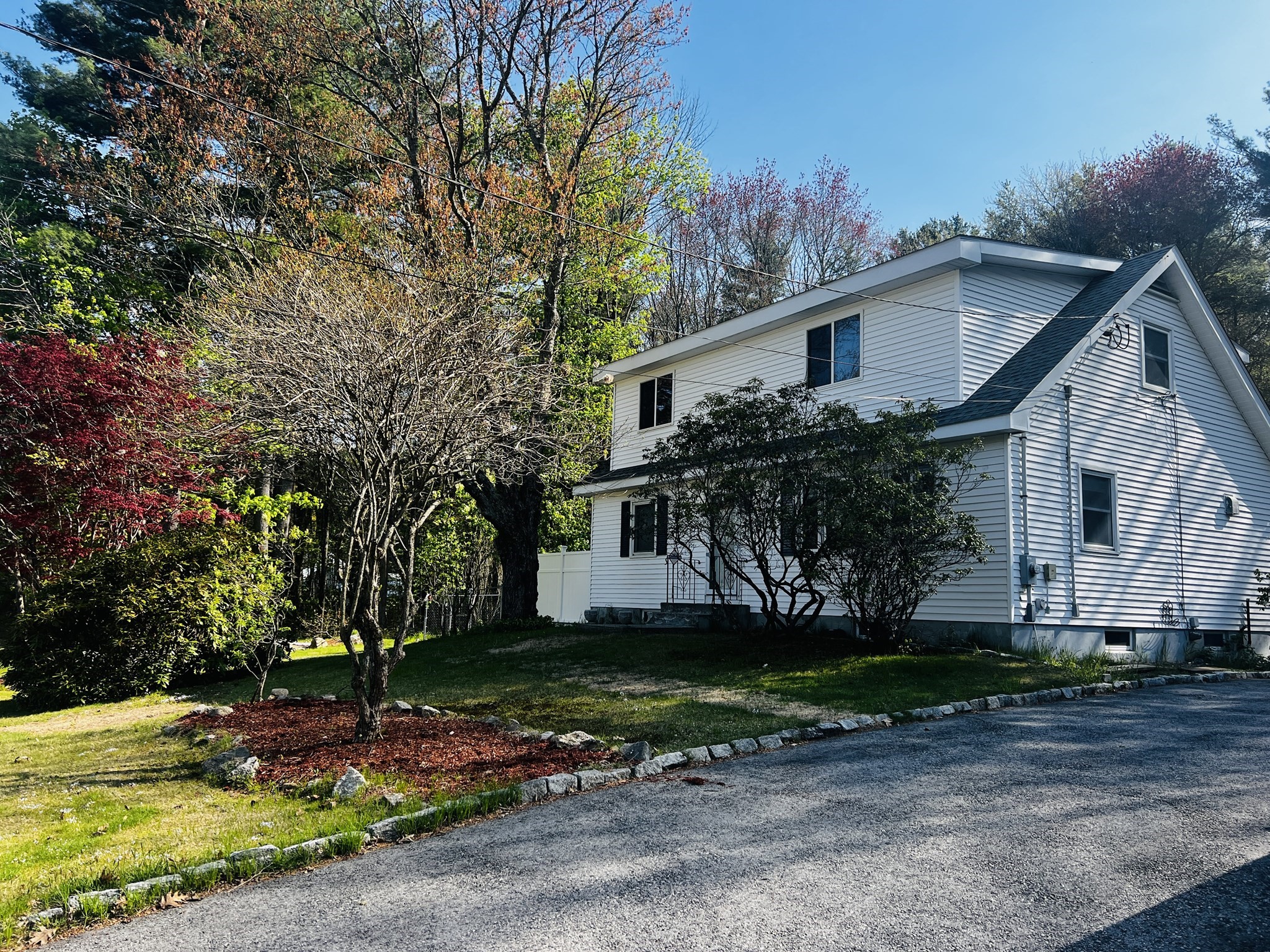 94 City Depot Rd, Charlton, MA 01507