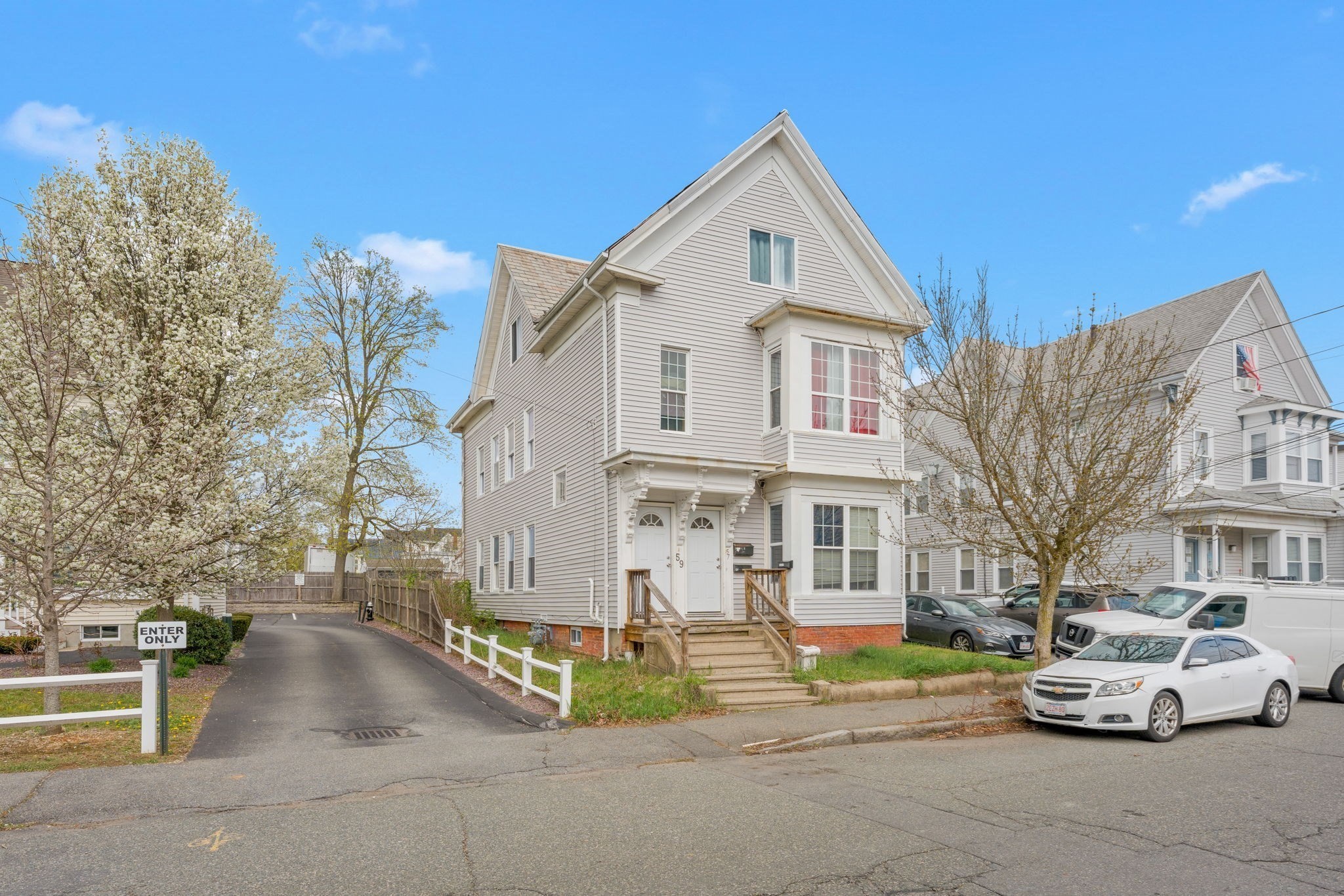 57 Dover St, Brockton, MA 02301