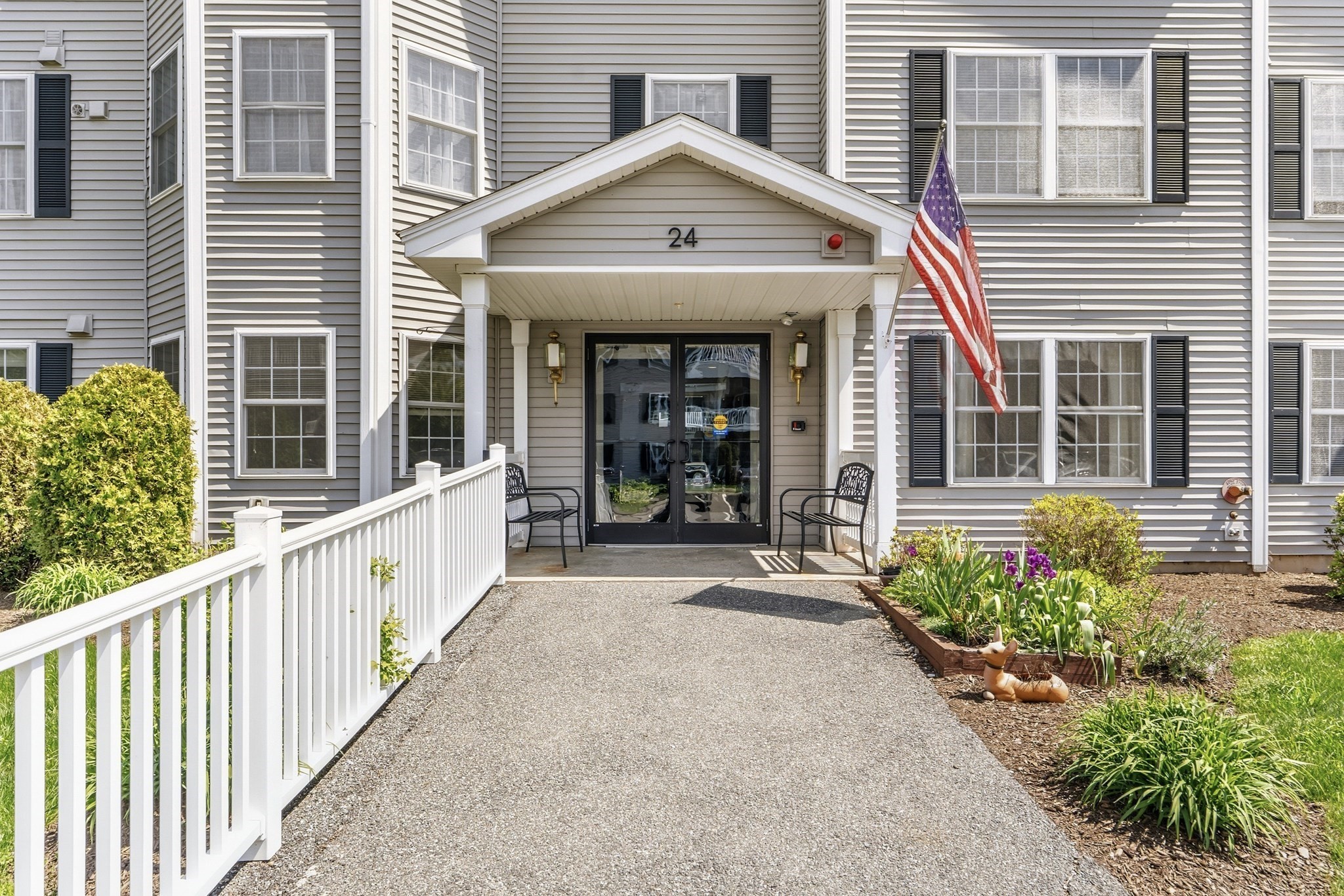 24 Greenleaves Dr Unit 406, Amherst, MA 01002