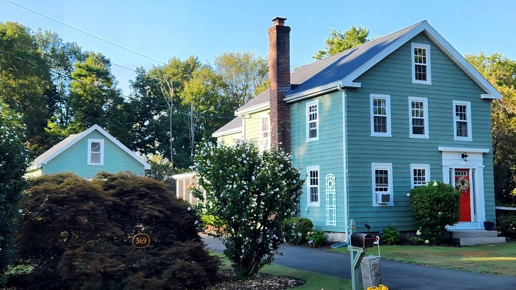 369 Village St, Medway, MA 02053