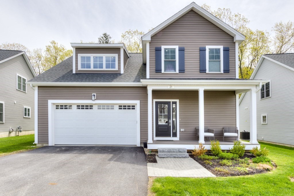 21 Salisbury Hill Blvd, Worcester, MA 01609