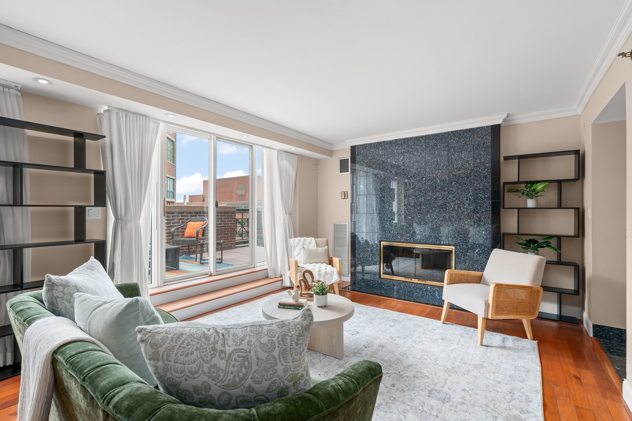 10 Rogers St Unit PH19, Cambridge, MA 02142