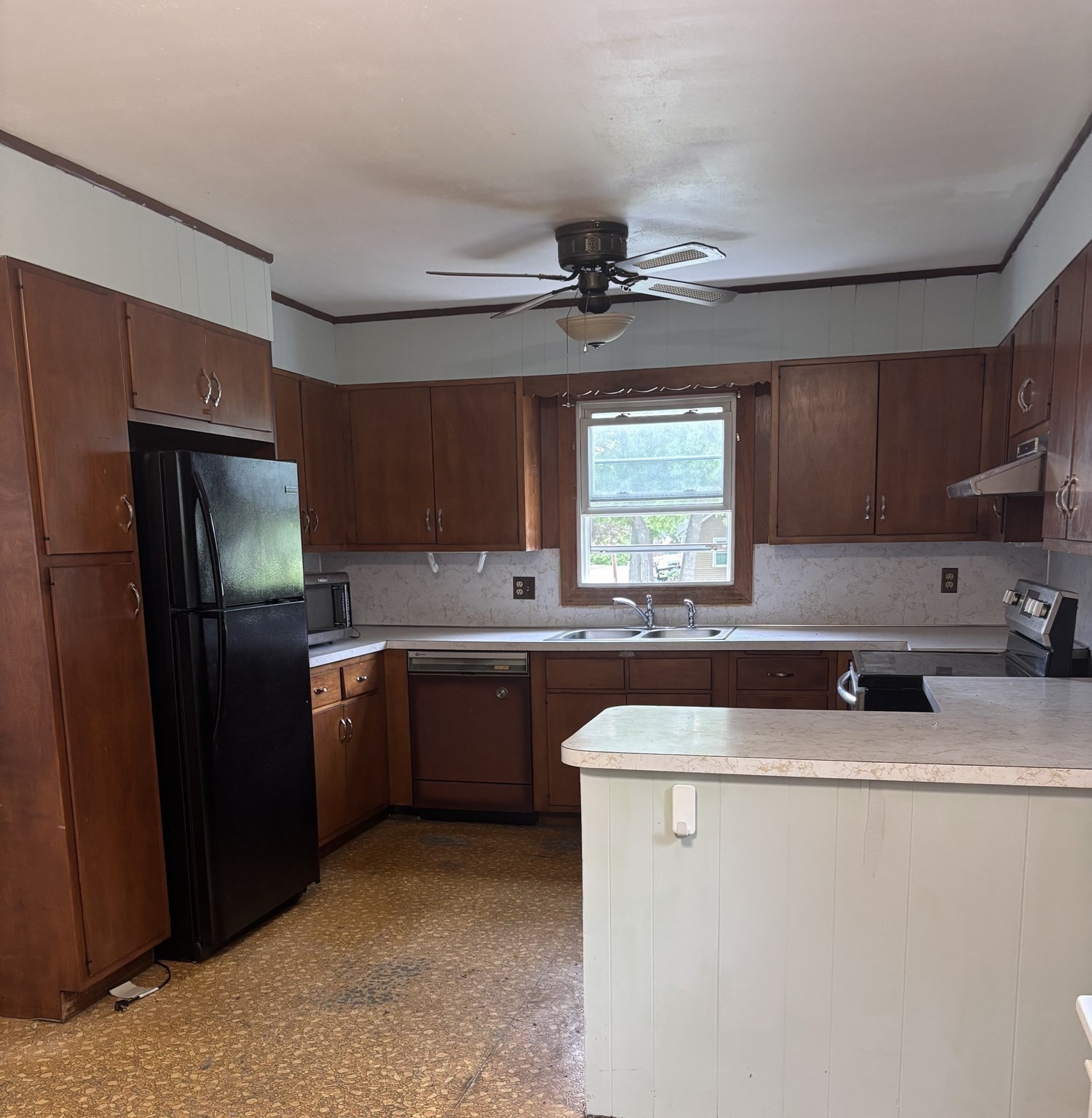 349 Oak St, Clinton, MA 01510 - Image 4
