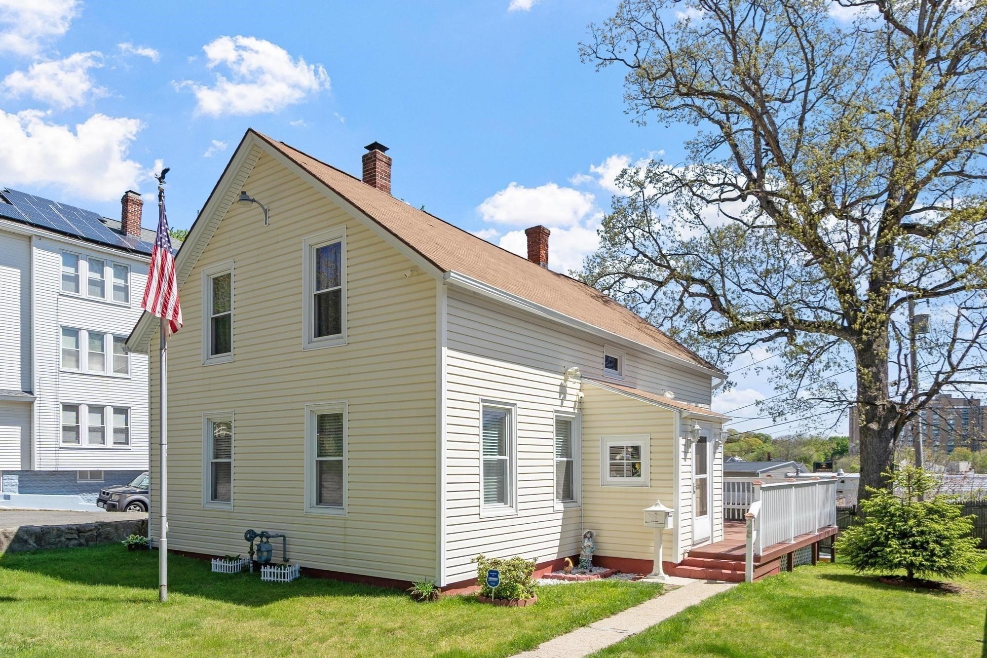 28 Lakewood St, Worcester, MA 01603