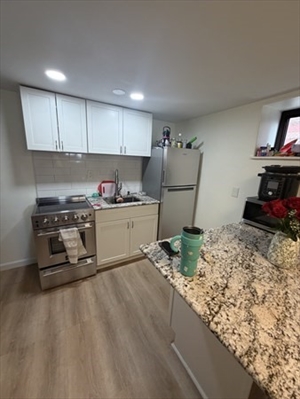32 Reedsdale, Apt D