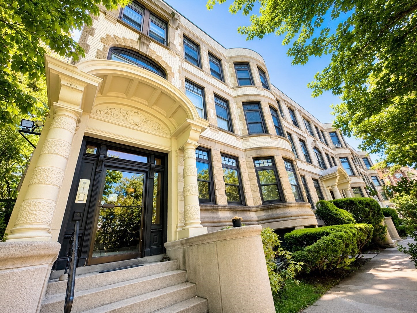 35 Westbourne Ter Unit 2, Brookline, MA 02446