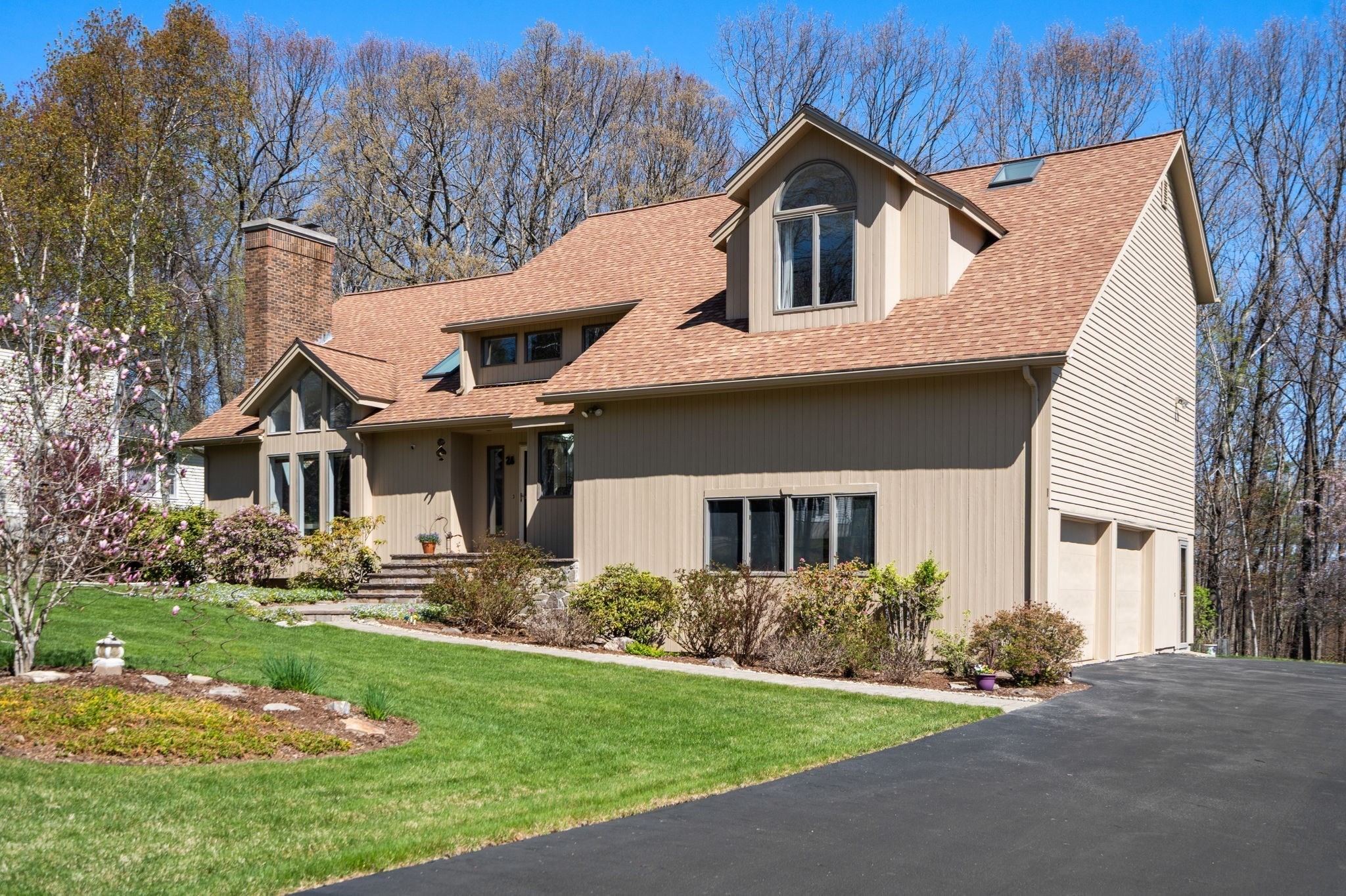 26 Whisper Dr, Worcester, MA 01609