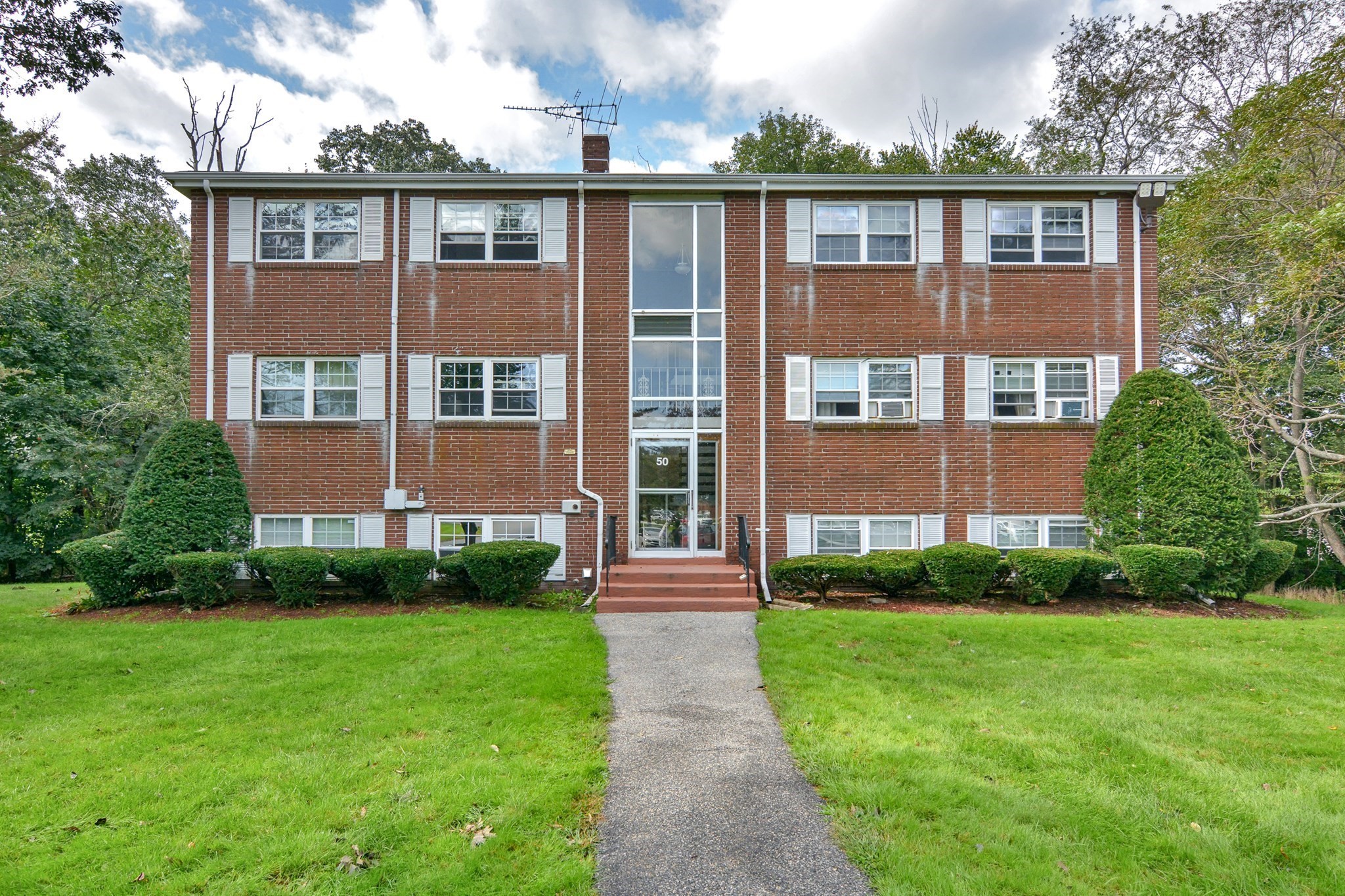 50 Edgelawn Ave Unit 6, North Andover, MA 01845