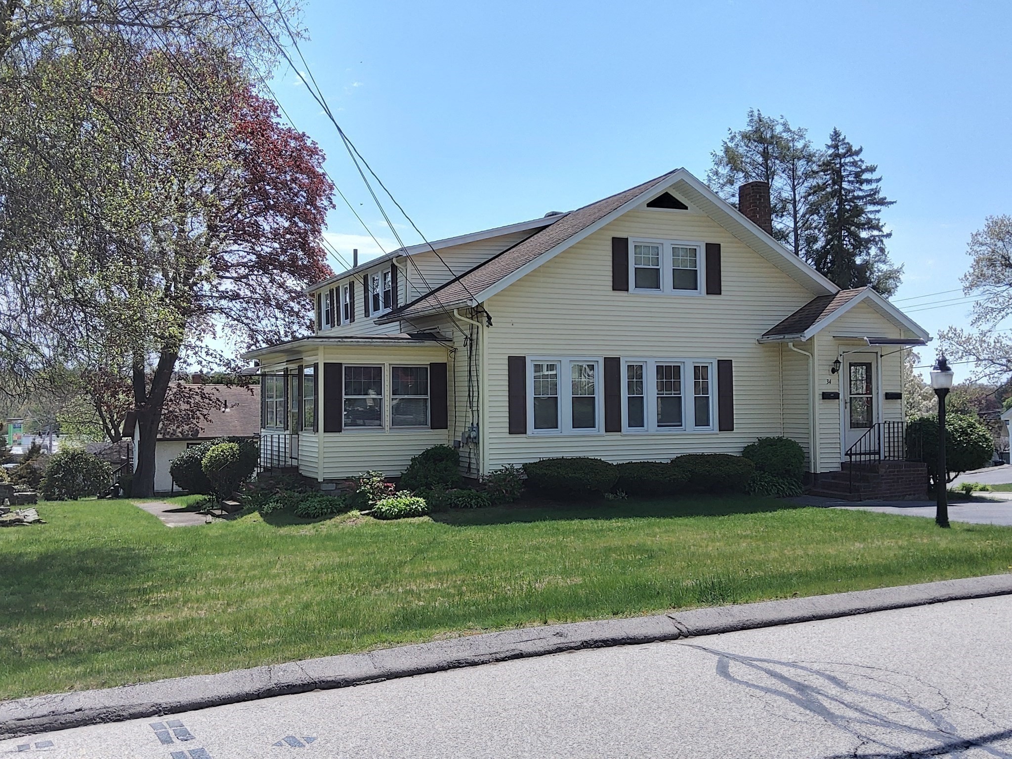 32 Elm St, Shrewsbury, MA 01545