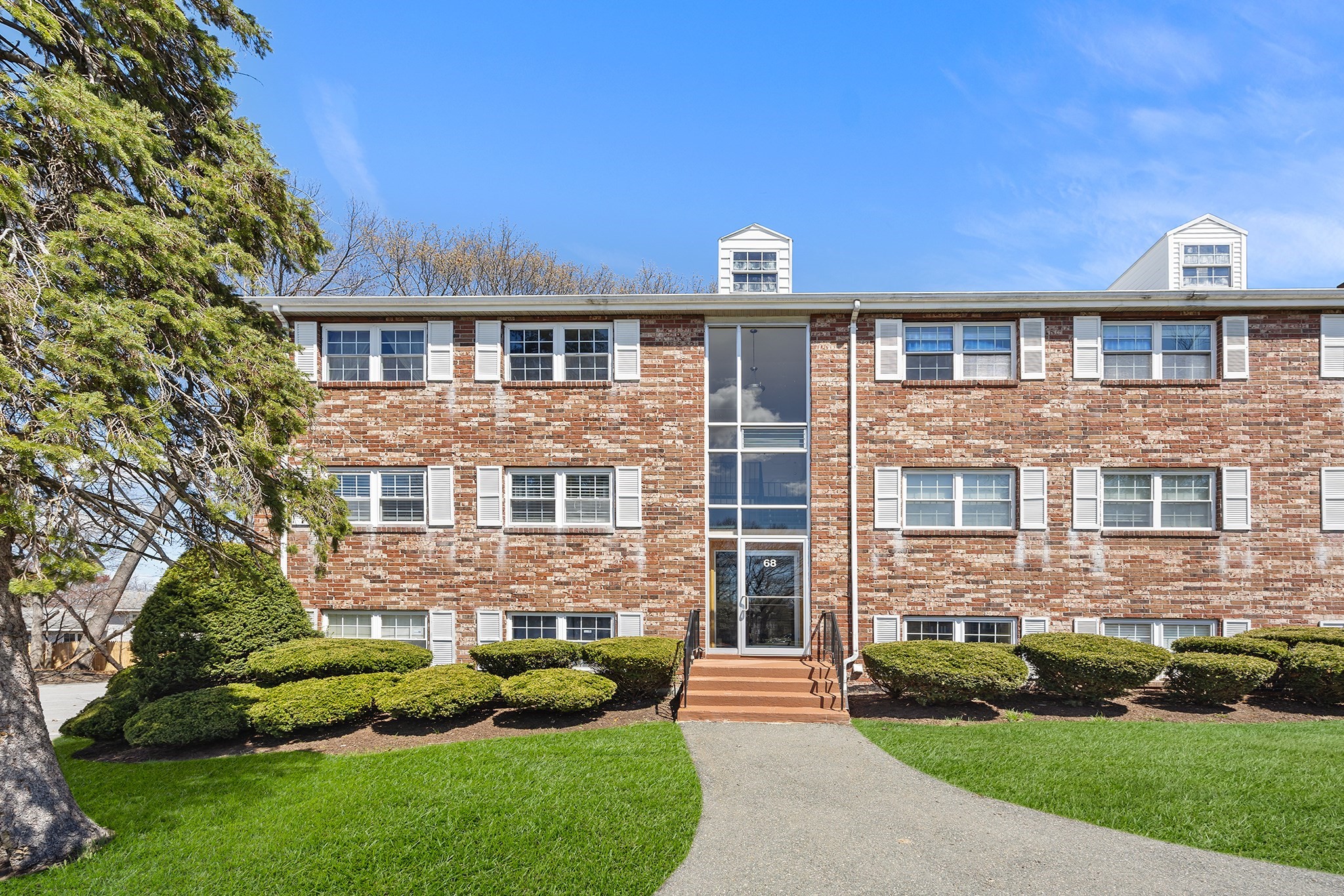 68 Edgelawn Ave Unit 9, North Andover, MA 01845