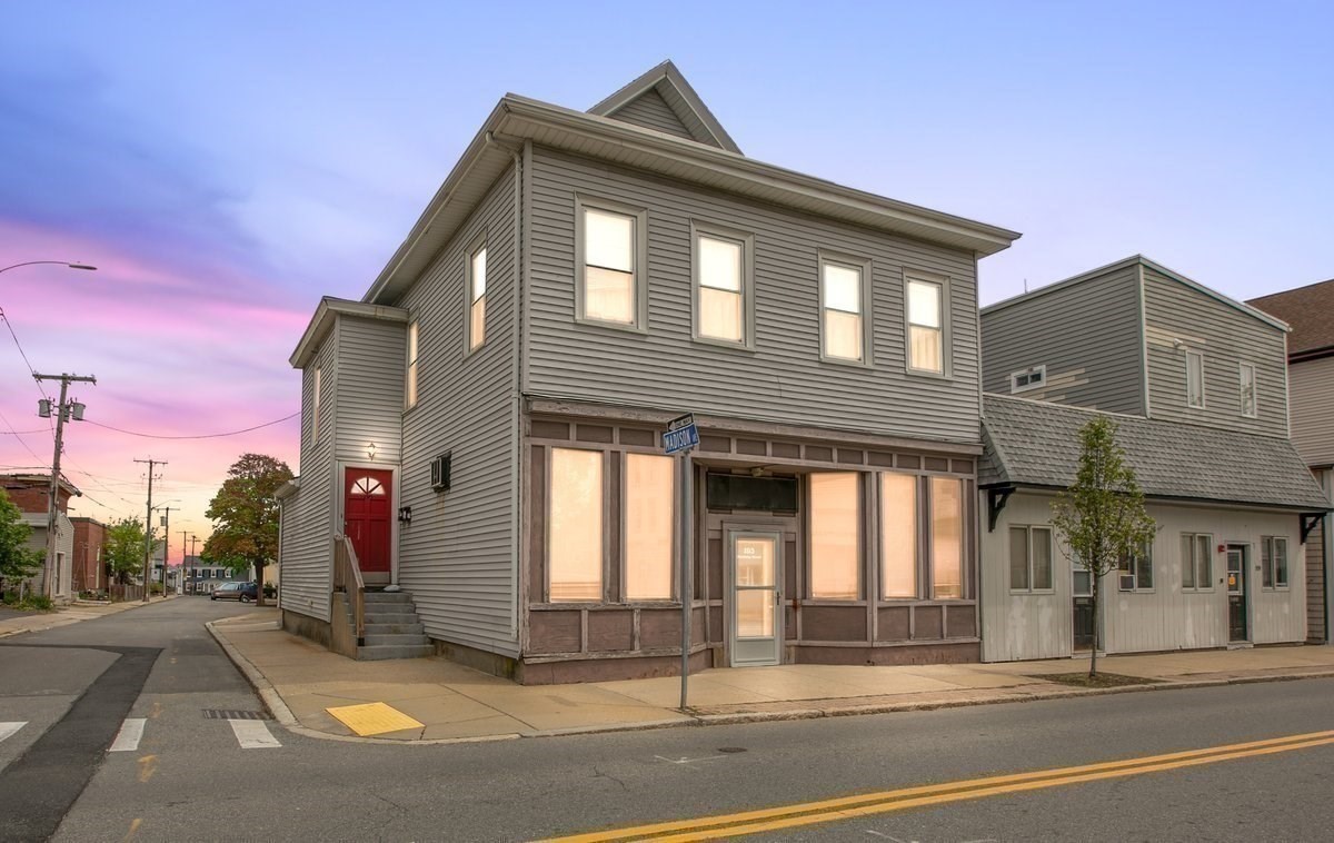 193 Winthrop St, Winthrop, MA 02152