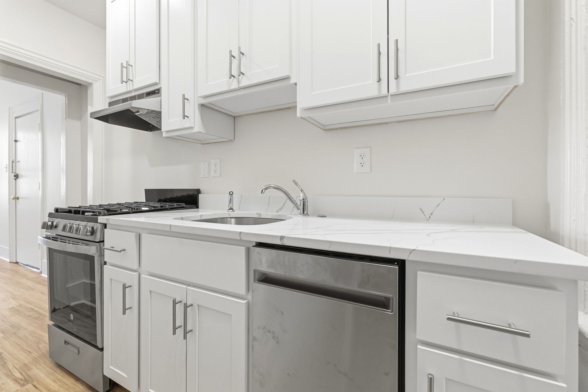19 South Russell Street, Beacon Hill, Boston, MA 02114 - Image 2