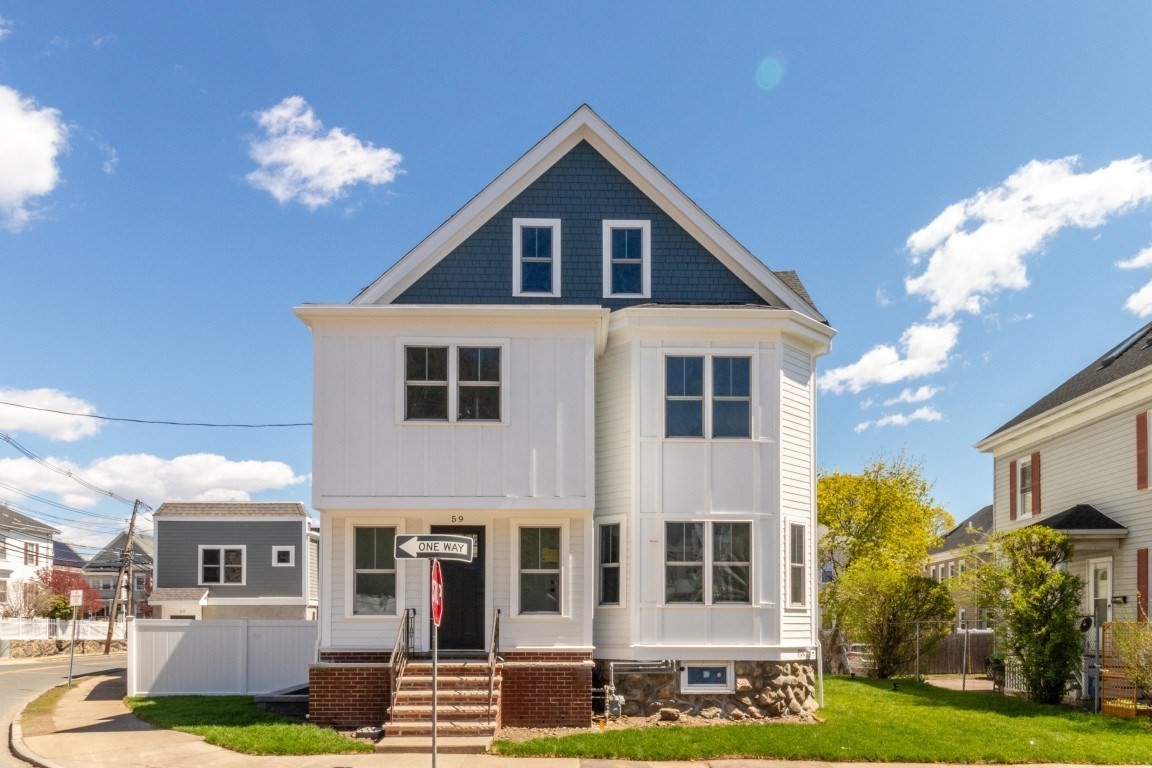 59 Wellington St, Waltham, MA 02451