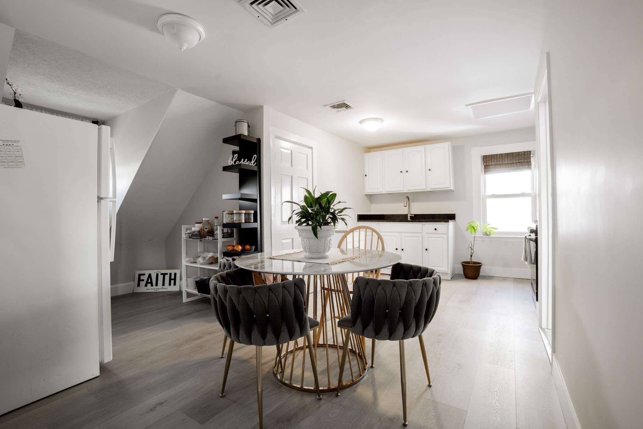 24 Tracey St, Peabody, MA 01960 - Image 4