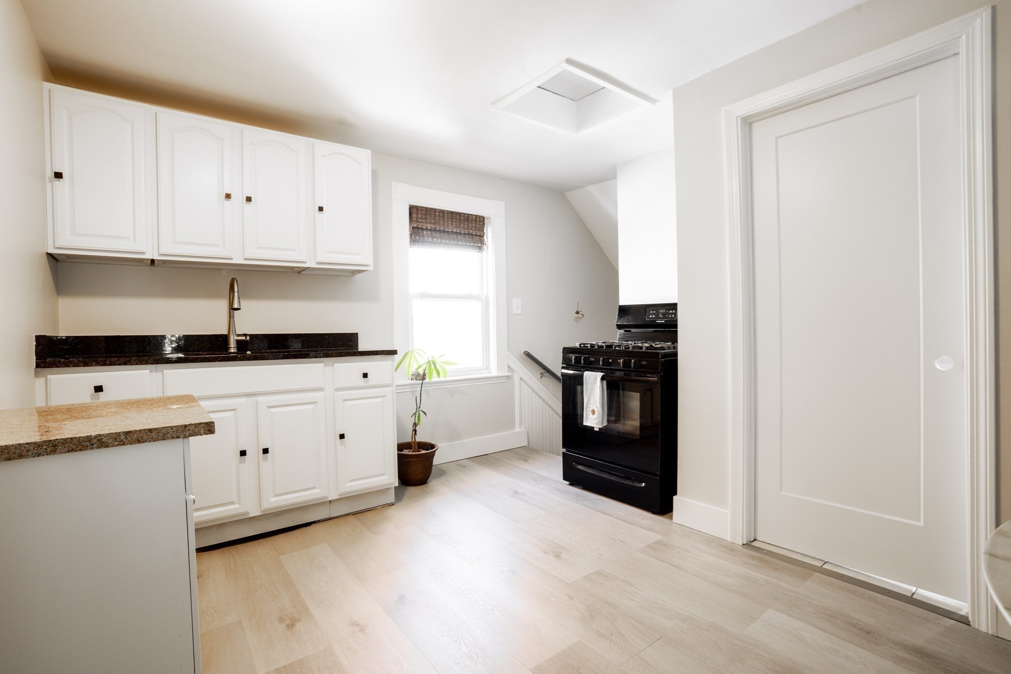 24 Tracey St, Peabody, MA 01960 - Image 6