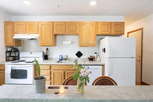 121 Centre Street, Apt 3