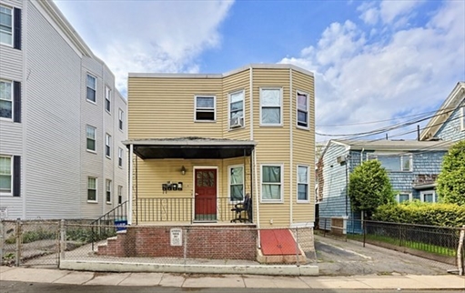 15 Kenneson Rd
