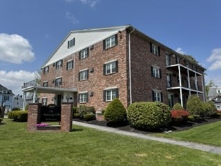 305 Pine St Unit 12, Lowell, MA 01851