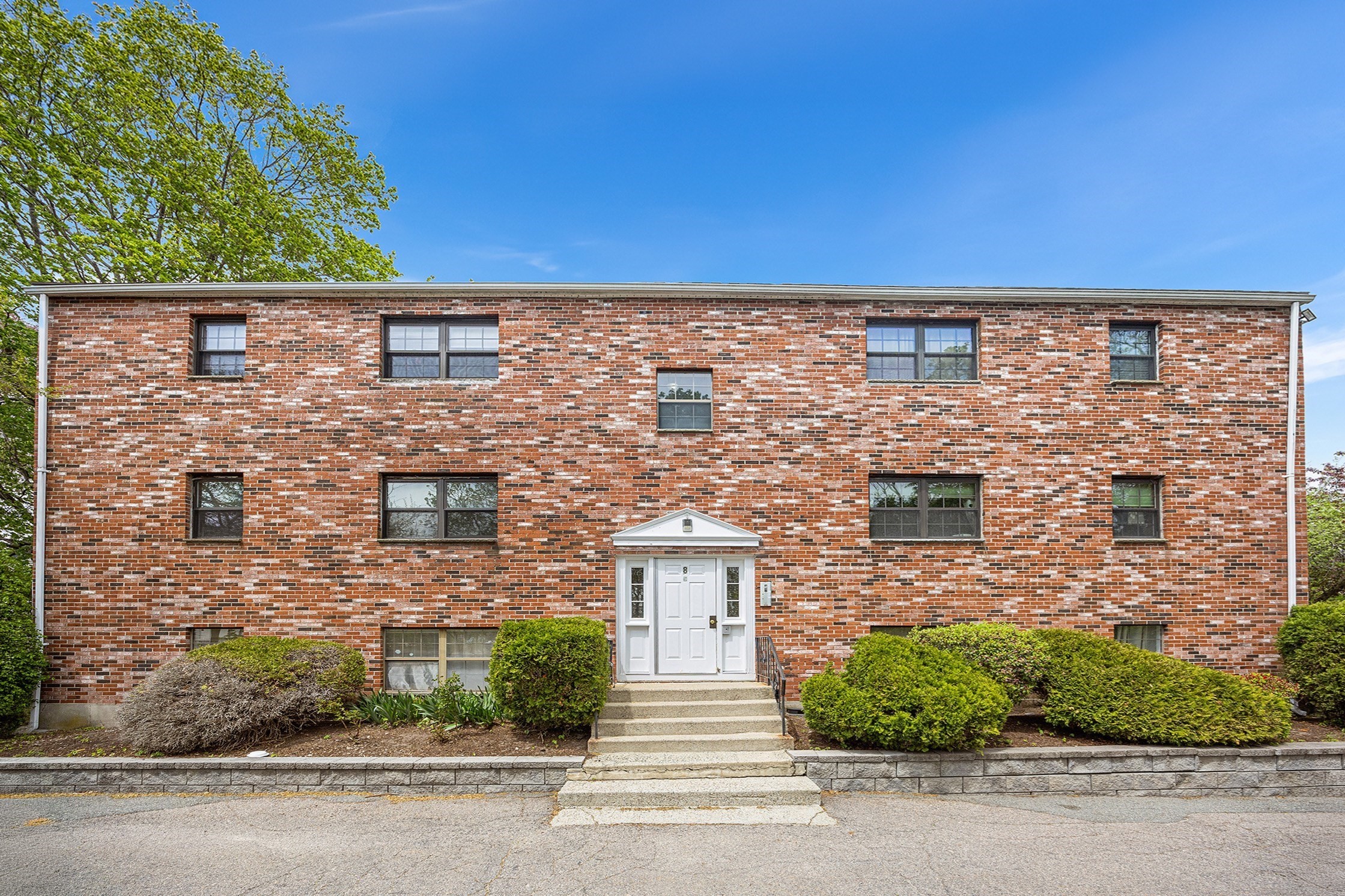 8 Jackson St Unit C4, Quincy, MA 02169