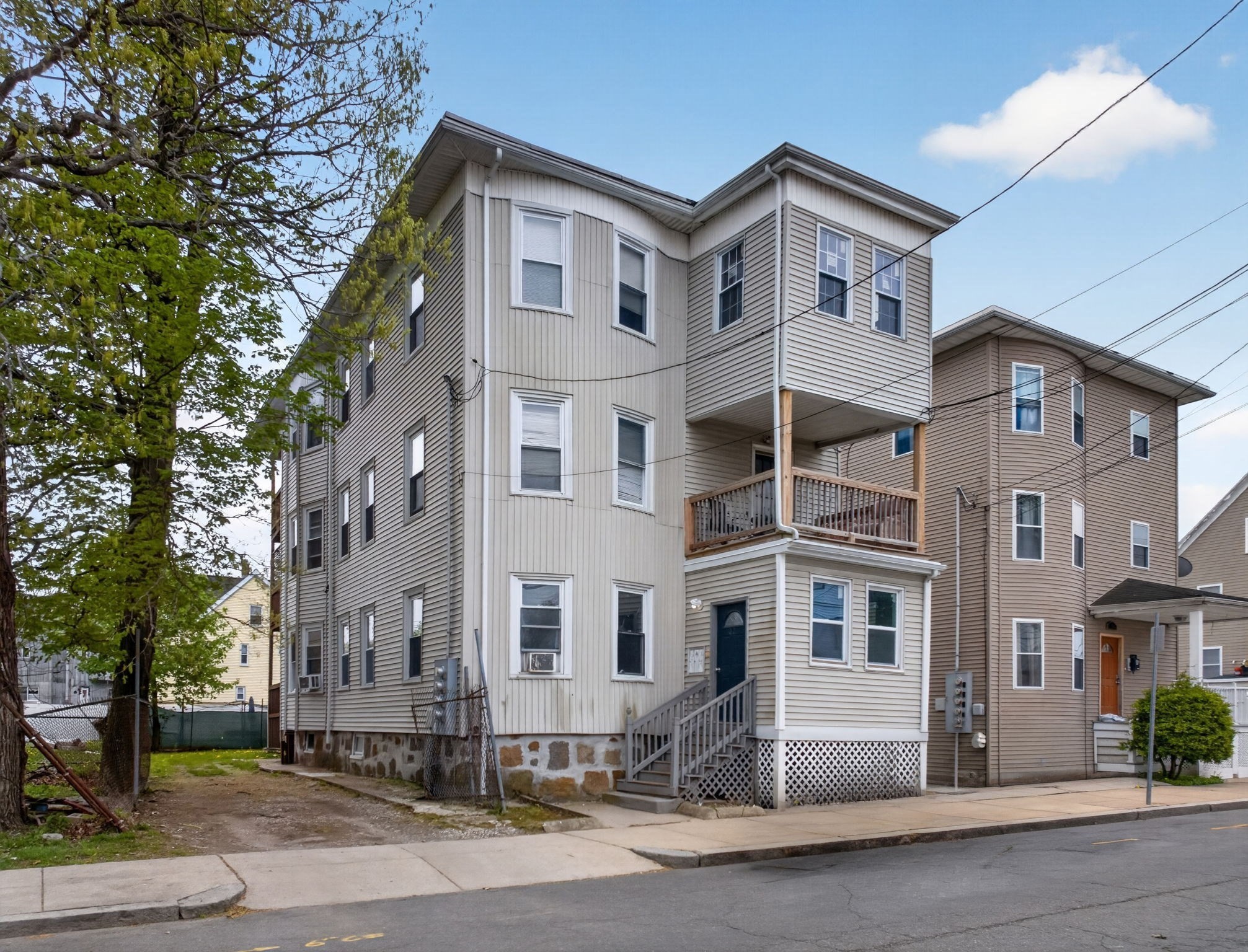 32 Callender St, Boston - Dorchester, MA 02124