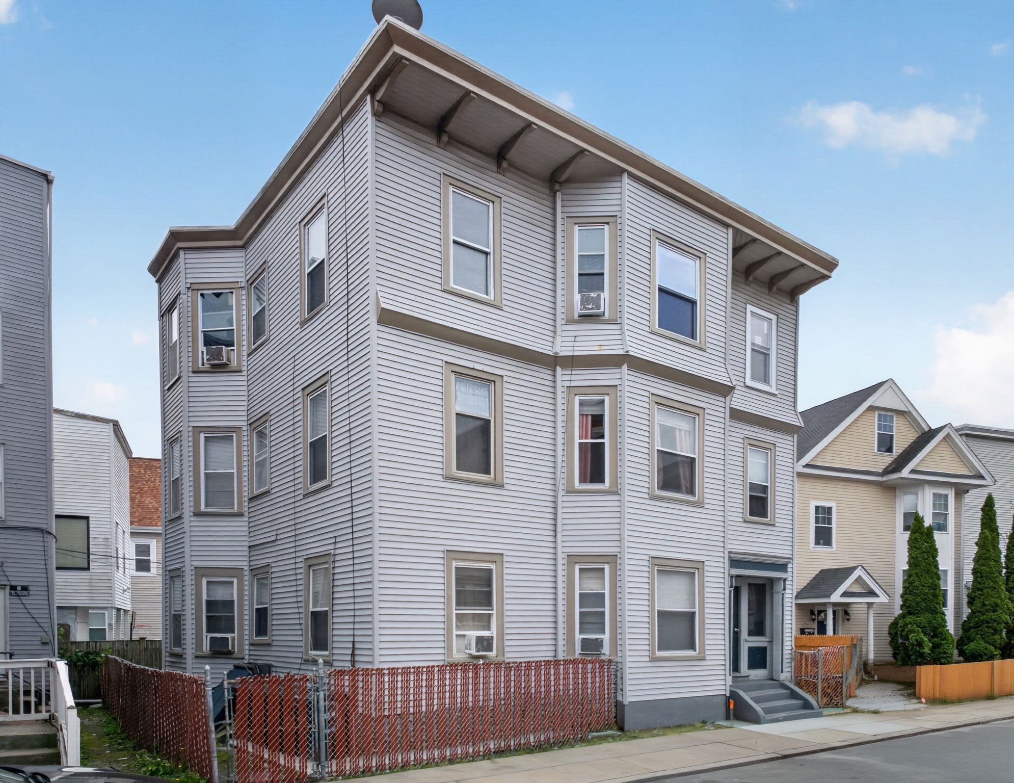 8 Torrey St, Boston - Dorchester, MA 02124