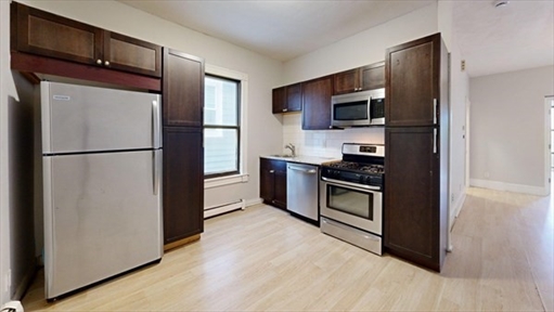225 East Eagle Street, Apt 1