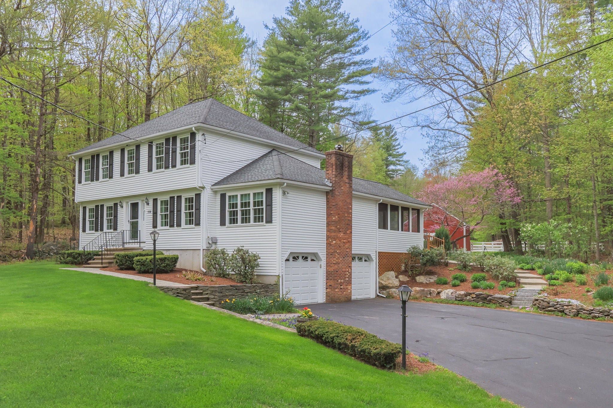 118 Lawrence St, Pepperell, MA 01463