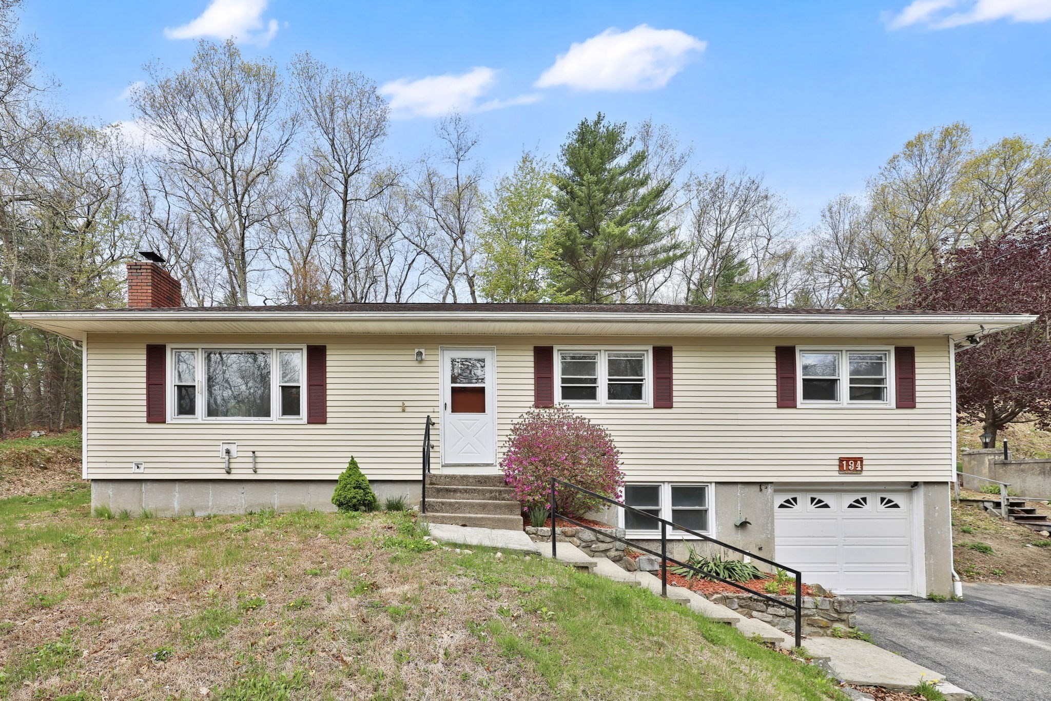 194 Breckenridge St, Palmer, MA 01069