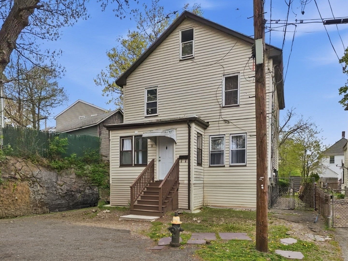 3 Rock Rd, Boston - Hyde Park, MA 02136