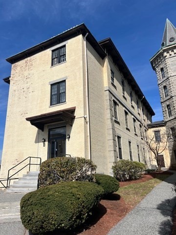 201 Thorndike Street Unit 1-27, Lowell, MA 01852