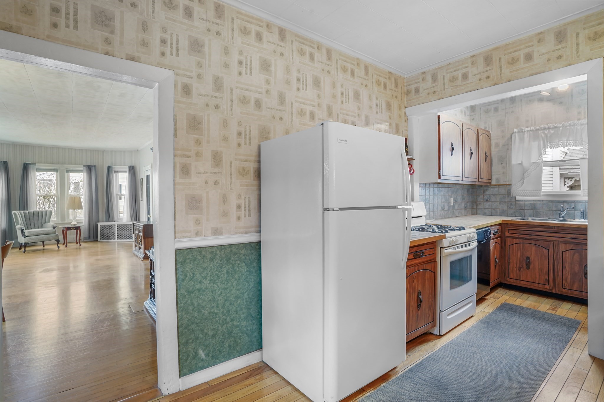 122 S Walker St, Lowell, MA 01851 - Image 23
