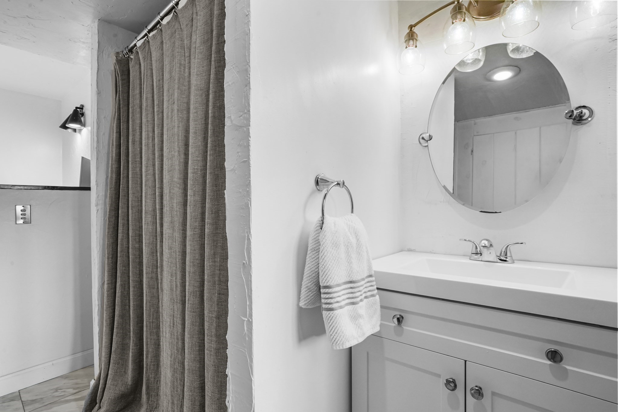 122 S Walker St, Lowell, MA 01851 - Image 33