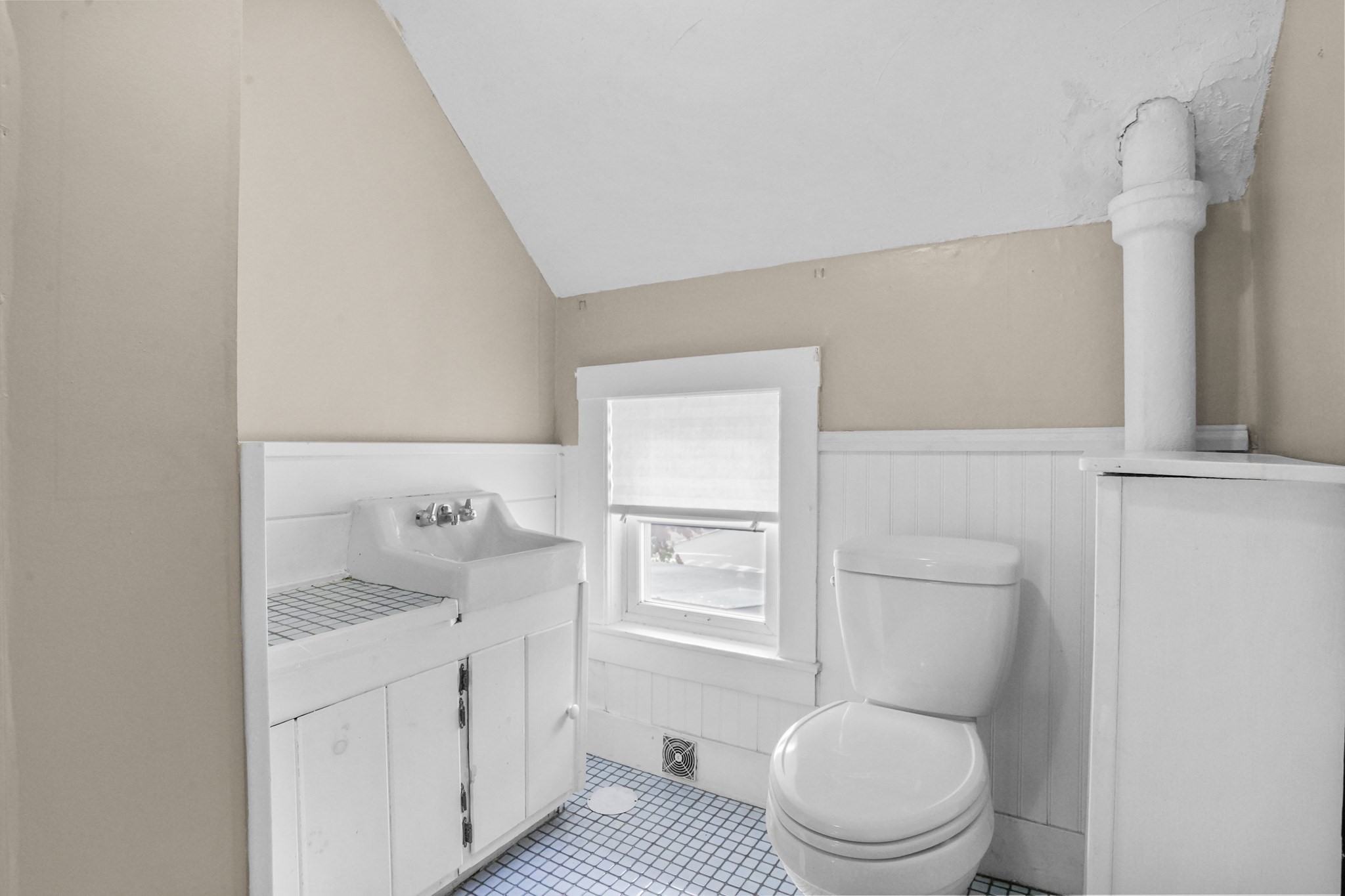122 S Walker St, Lowell, MA 01851 - Image 5