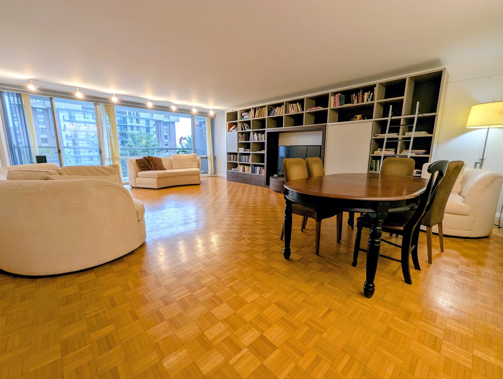 45 Longwood Ave Unit 705, Brookline, MA 02446