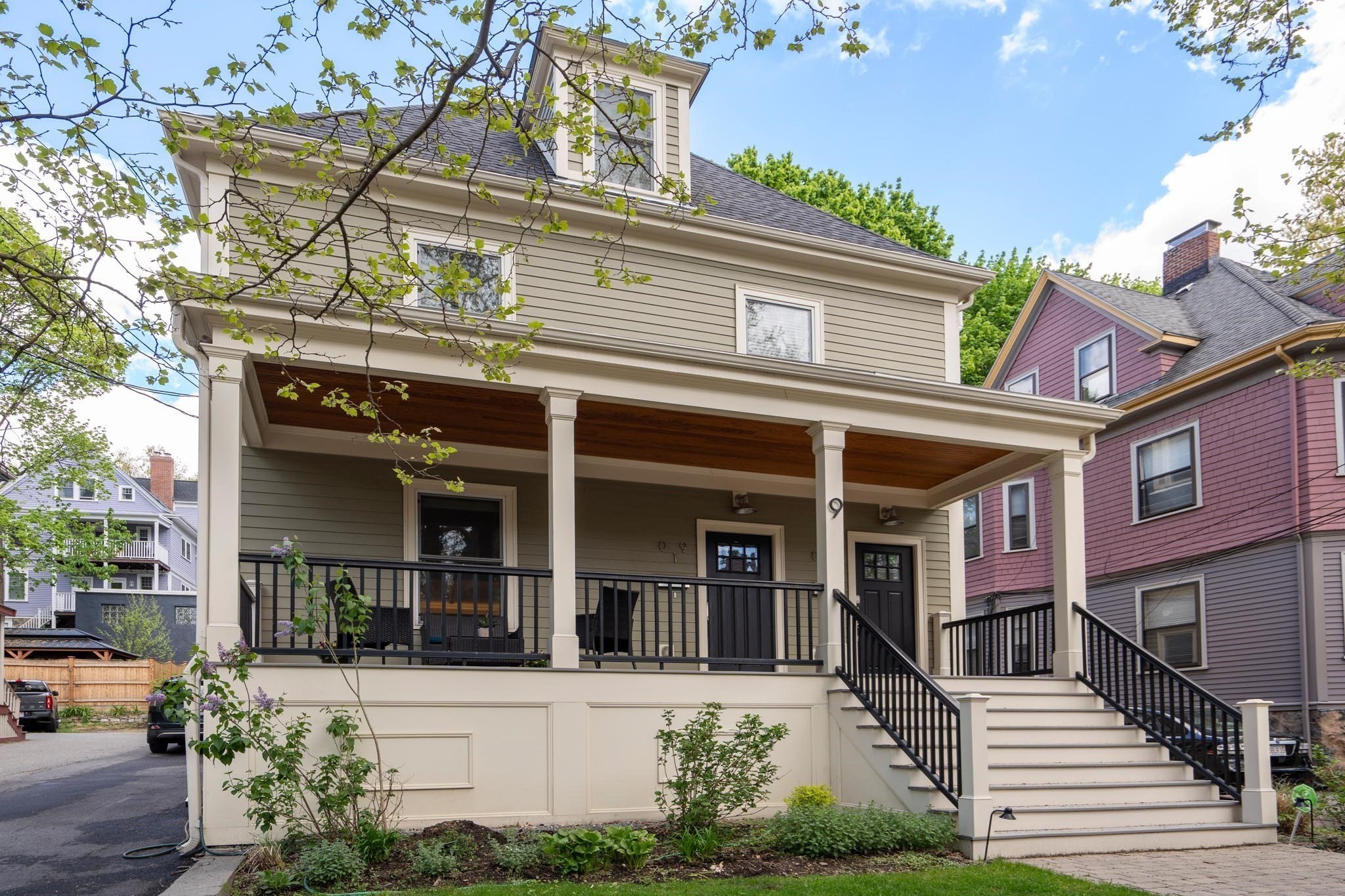 9 Bartlett Cres Unit 1, Brookline, MA 02446