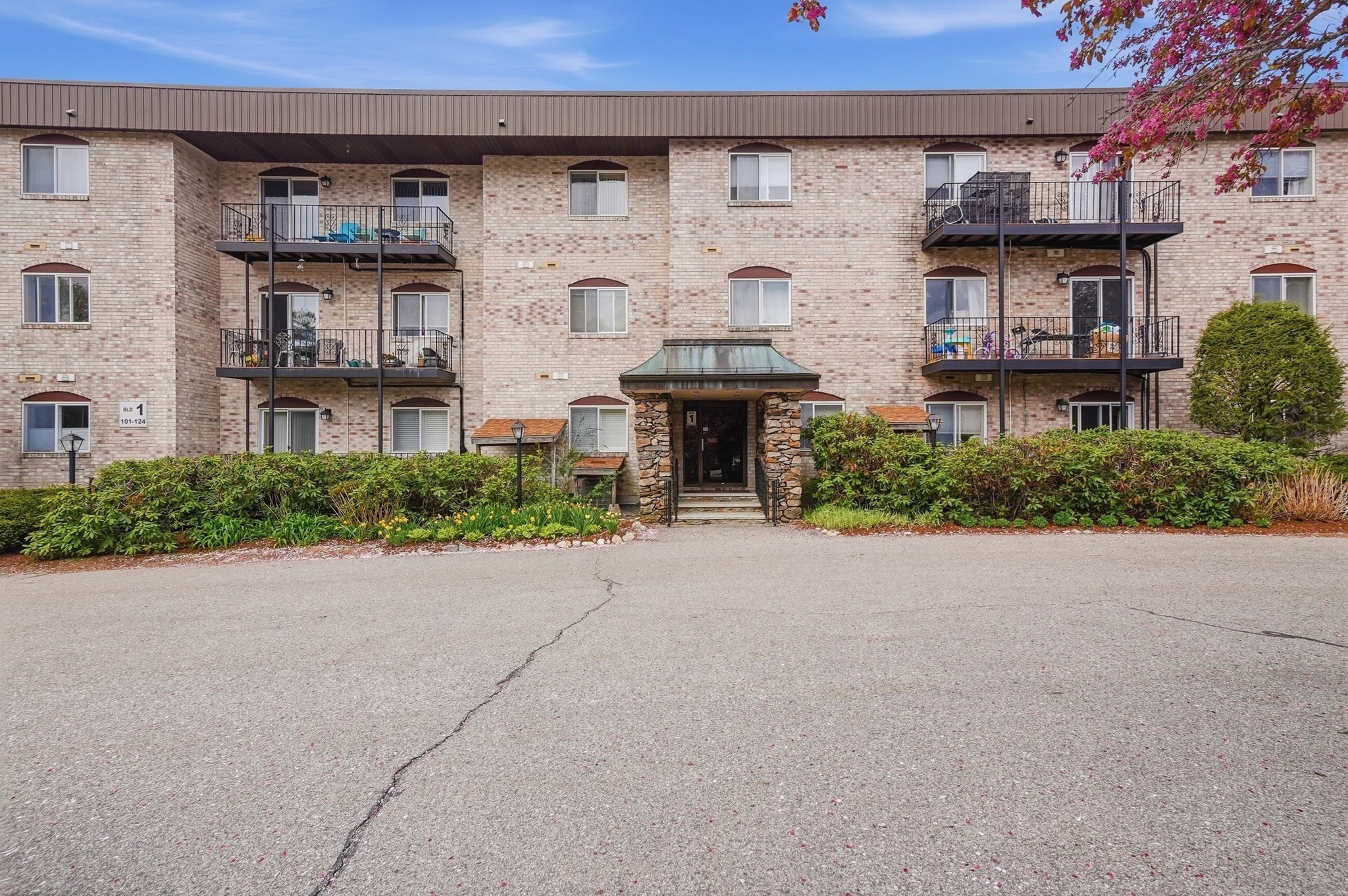 181 Littleton Road - Bldg.1 Unit 123, Chelmsford, MA 01824