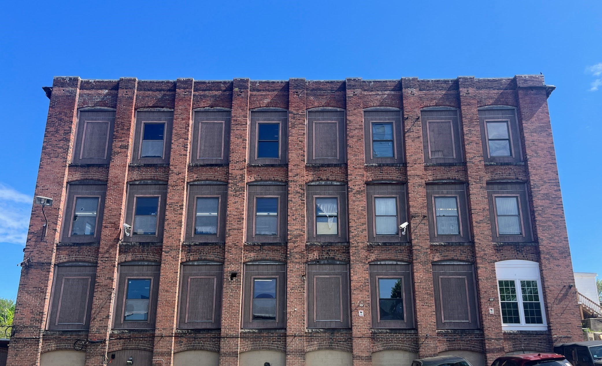 663 Lawrence St, Lowell, MA 01852