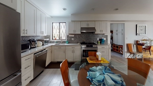 22-24 Broadlawn Park, Apt 24