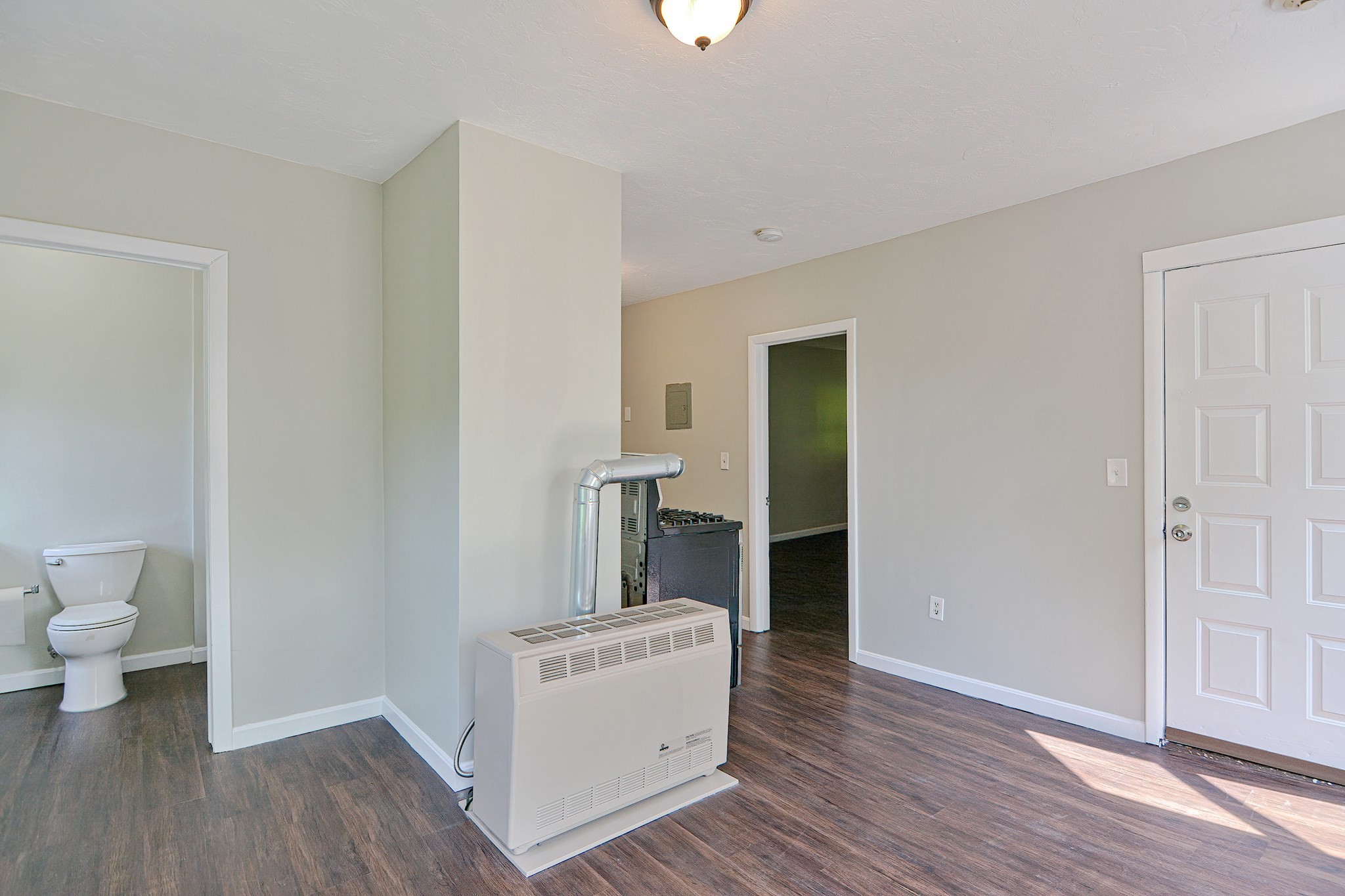 28 Prescott St, Leominster, MA 01453 - Image 4