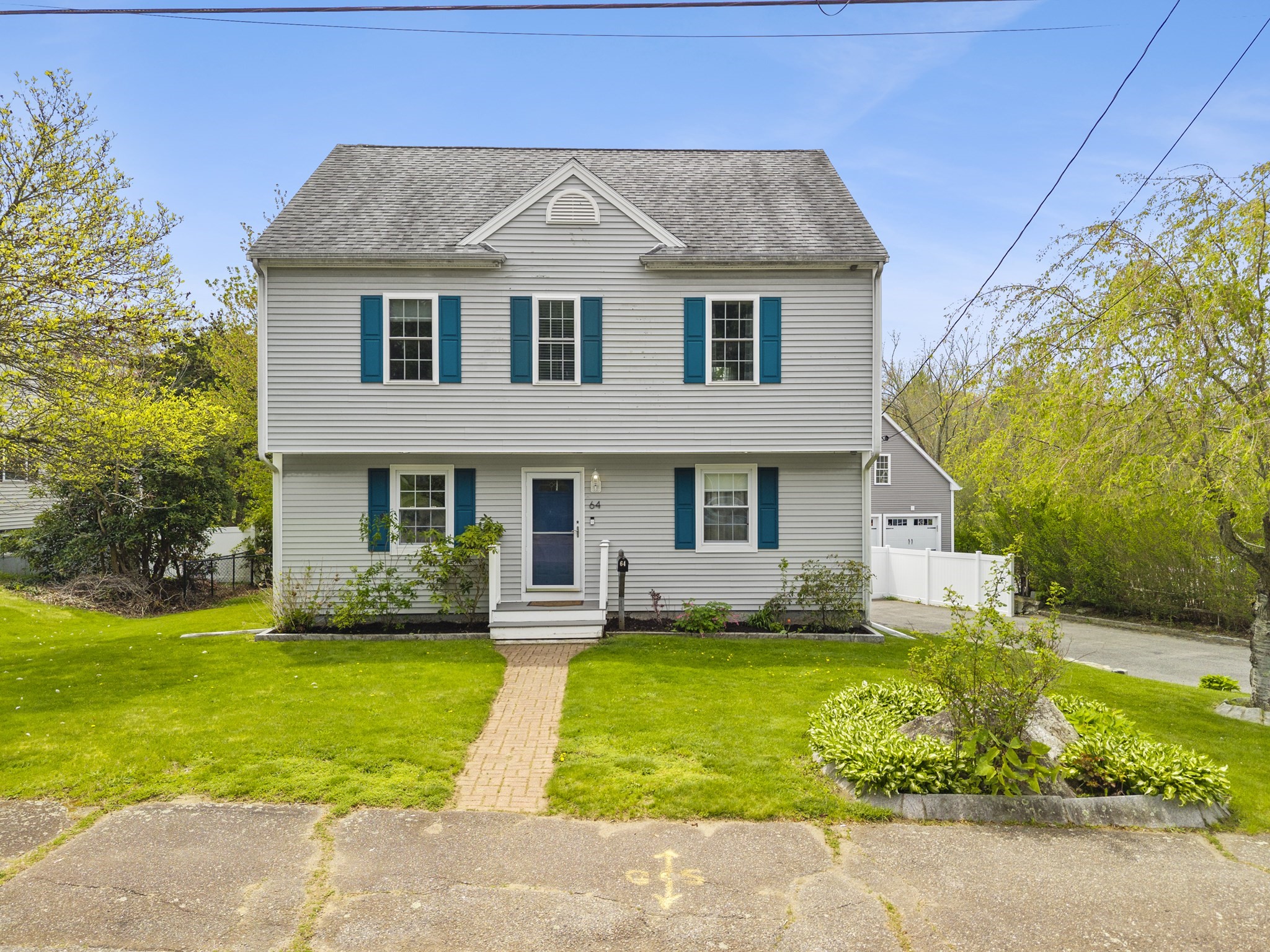 64 Railroad Avenue, Taunton, MA 02780