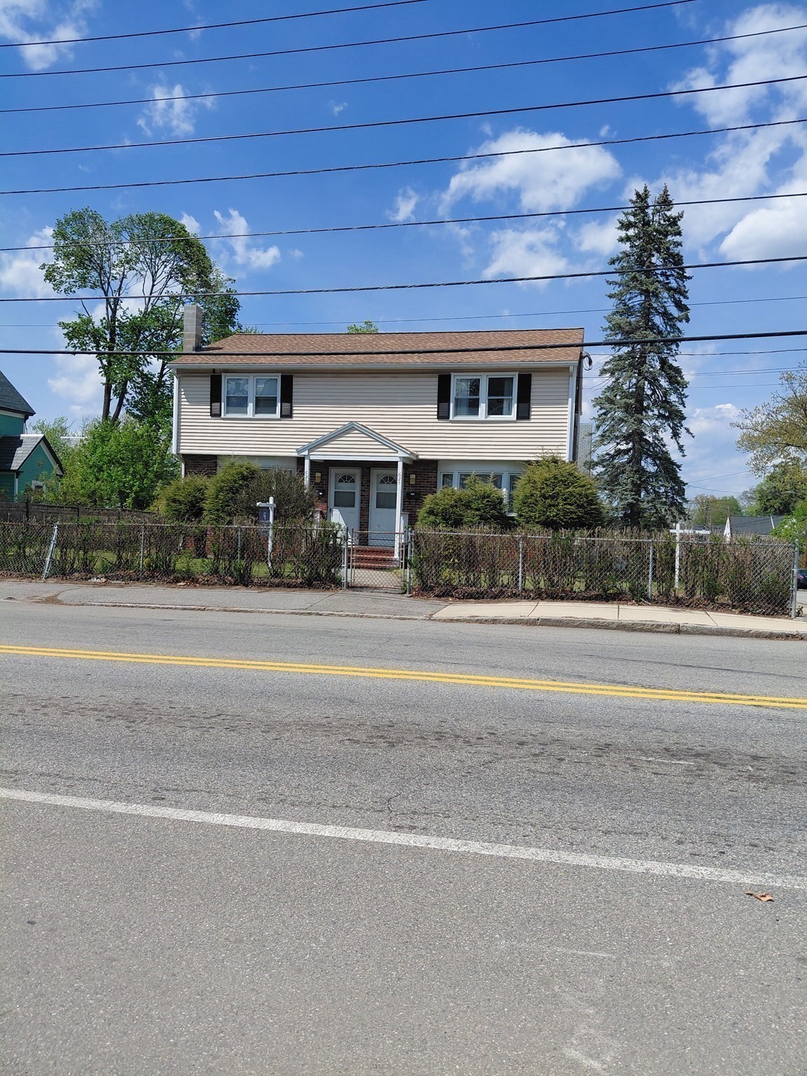 627 Westford St, Lowell, MA 01851