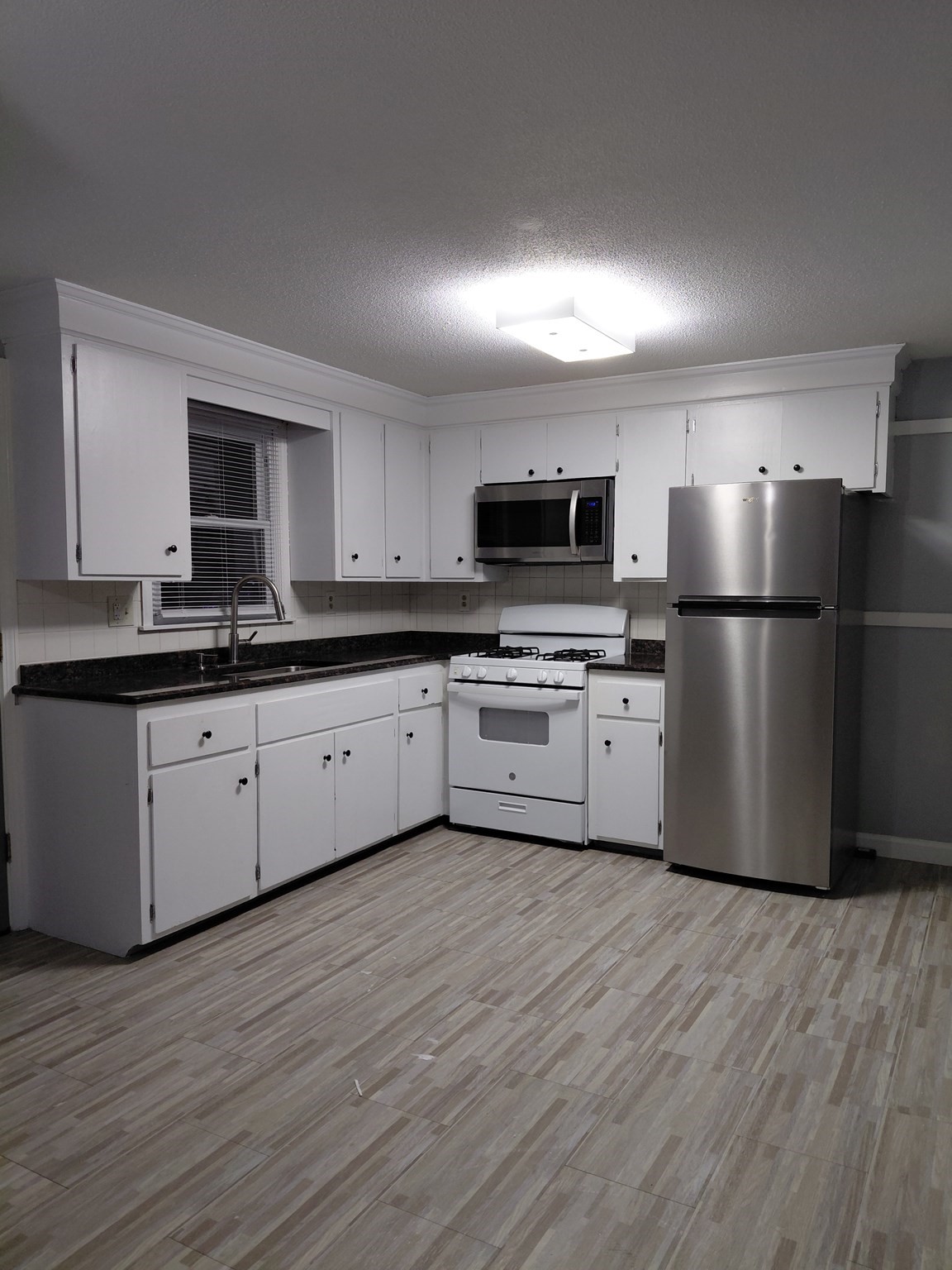 627 Westford St, Lowell, MA 01851 - Image 15