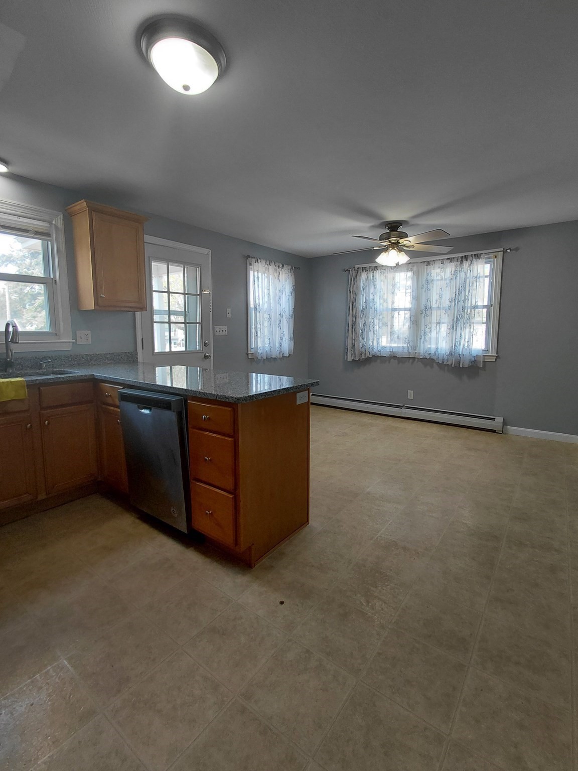 627 Westford St, Lowell, MA 01851 - Image 10