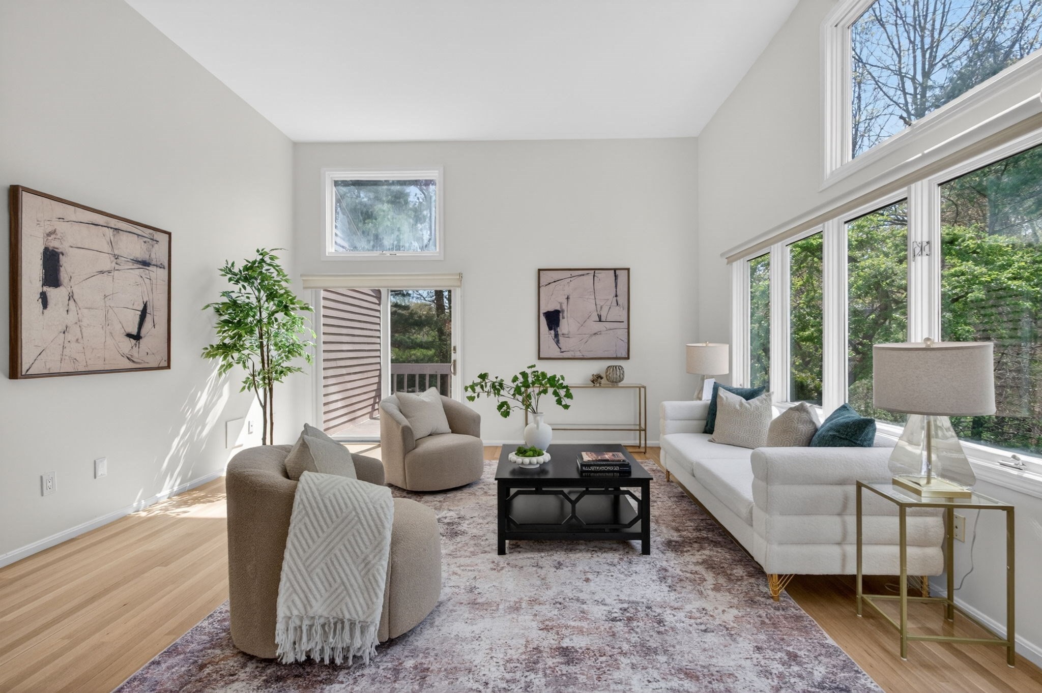8 Heathwood Ln Unit 8, Brookline, MA 02467