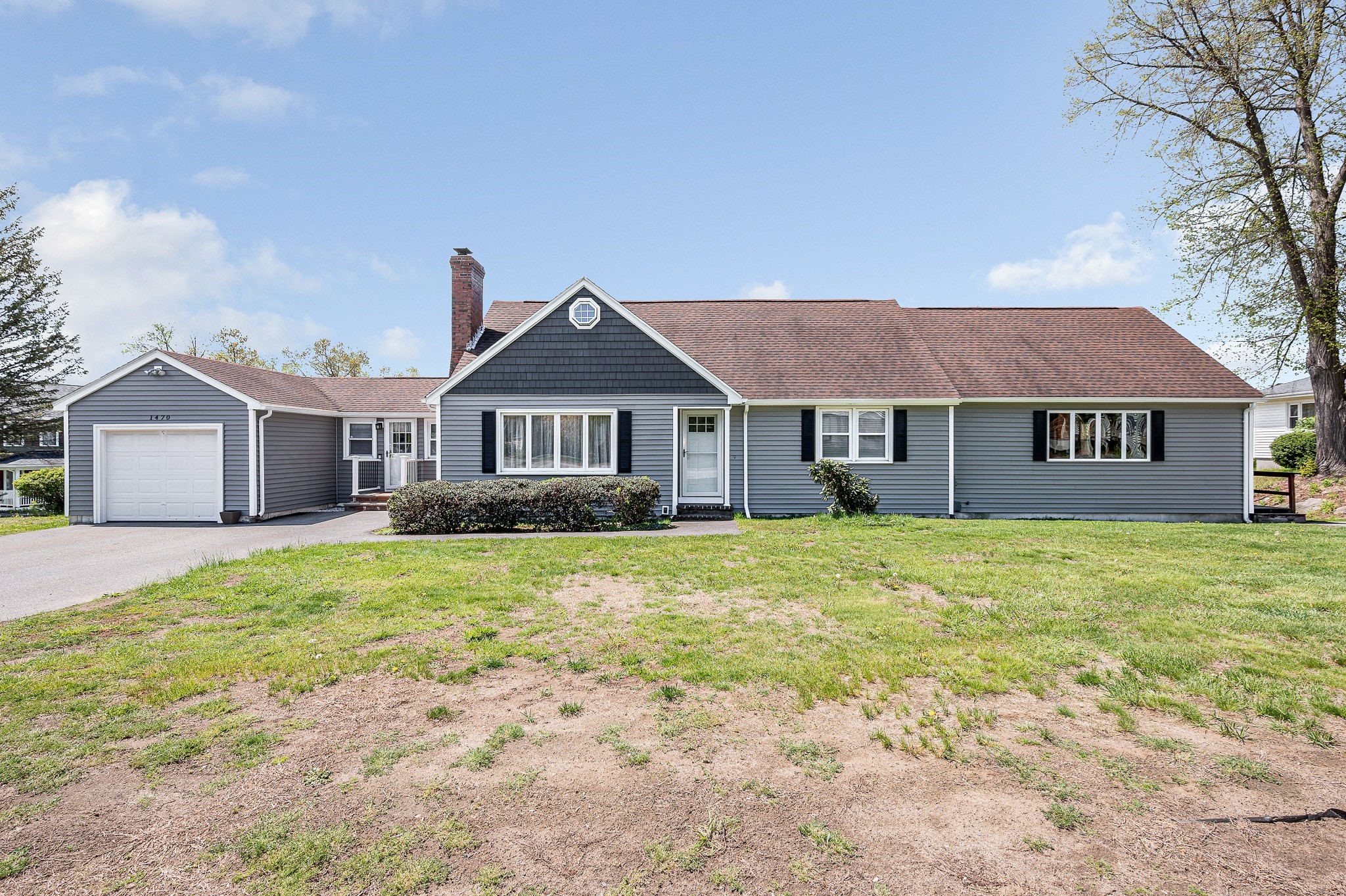 1470 Varnum Ave, Lowell, MA 01854