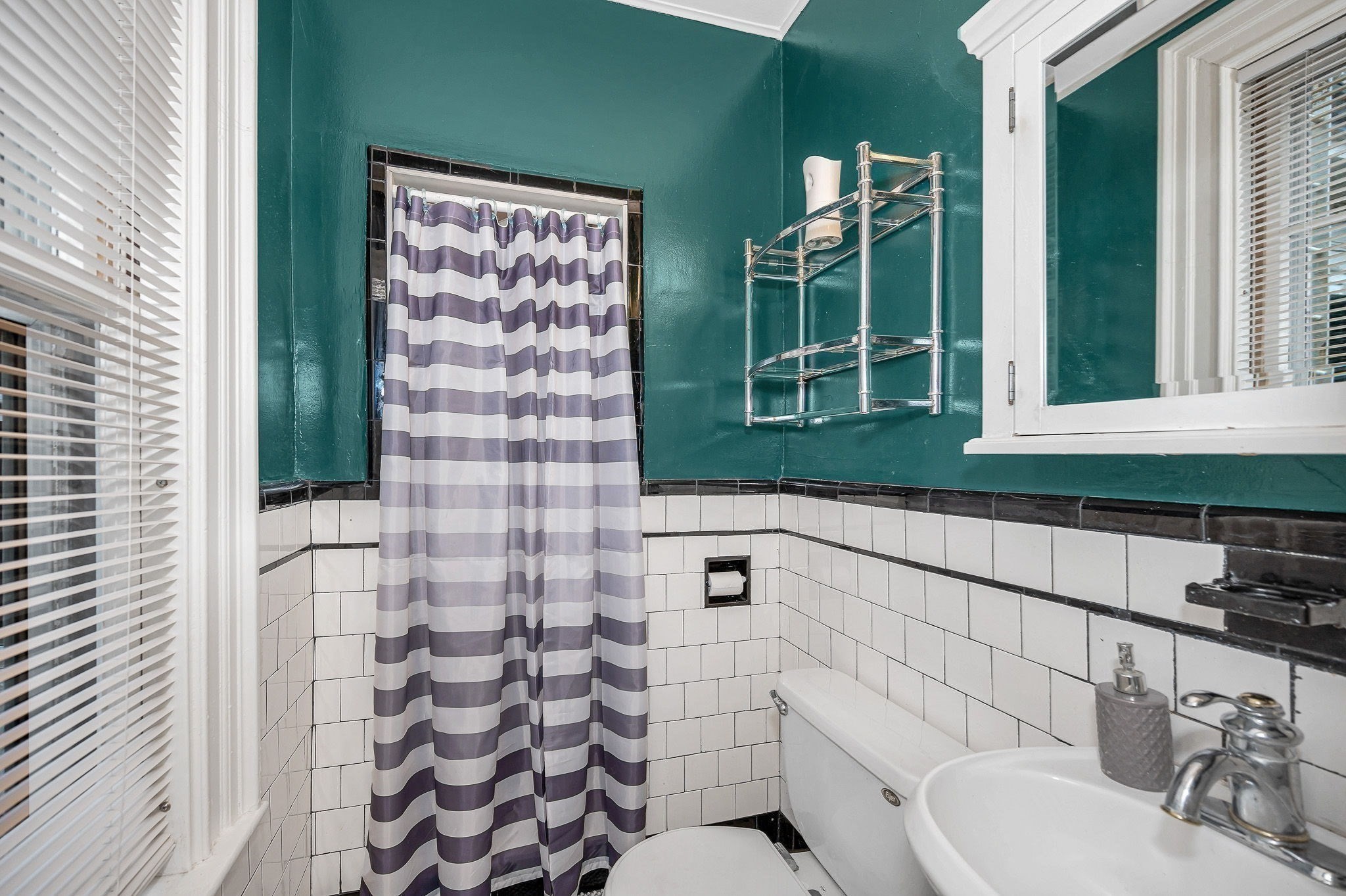 16 Quincy St, Methuen, MA 01844 - Image 28