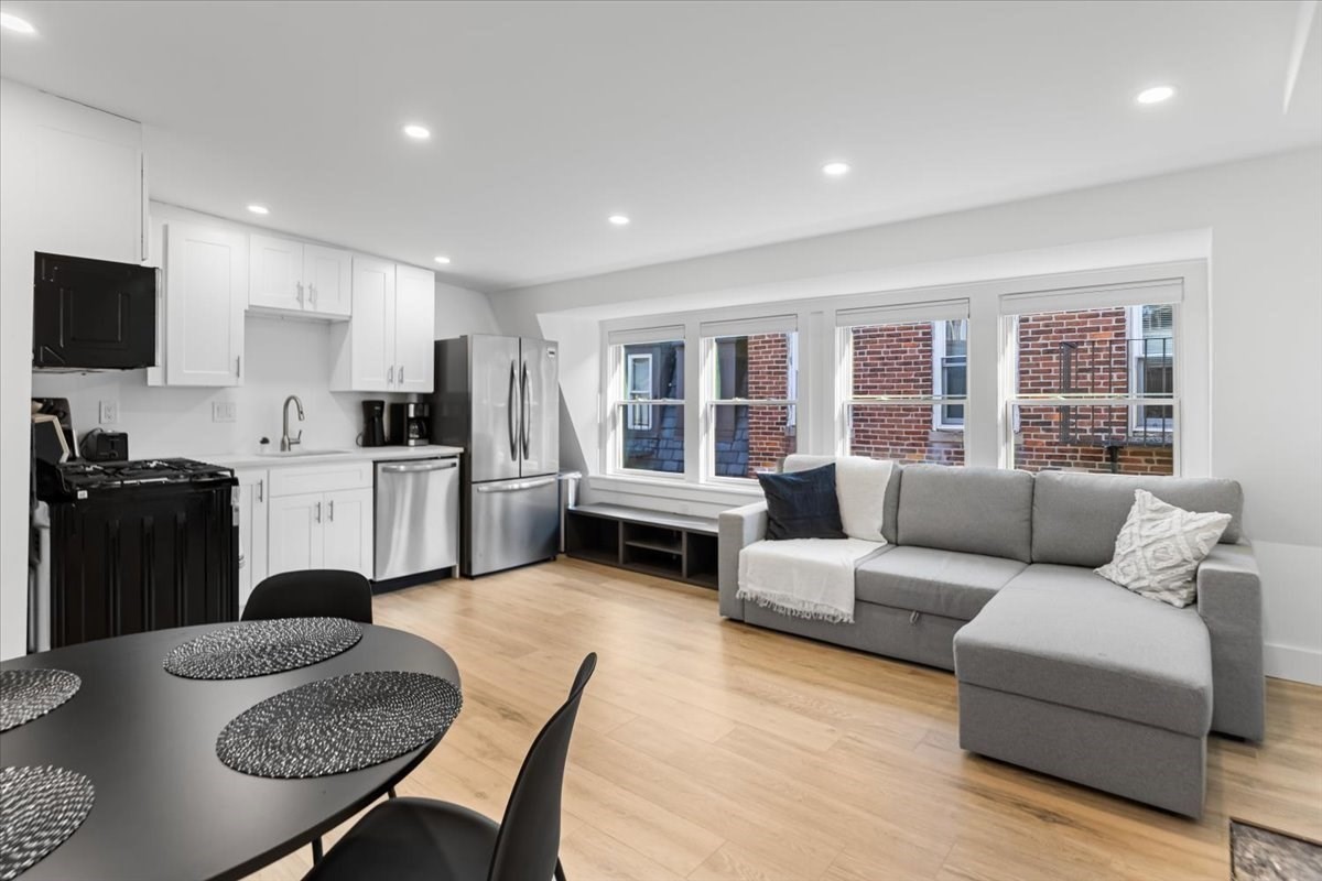 6 Goodwin Pl.. Unit 4., Beacon Hill, Boston, MA 02114